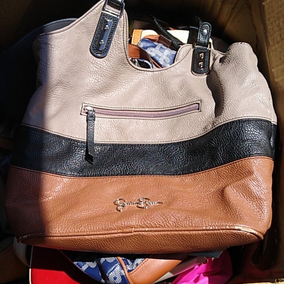 Jessica Simpson - Picture 2 of 3